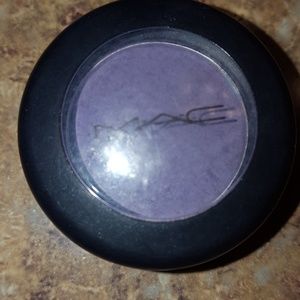 MAC Cosmetics eye shadow - matte - Purple Haze